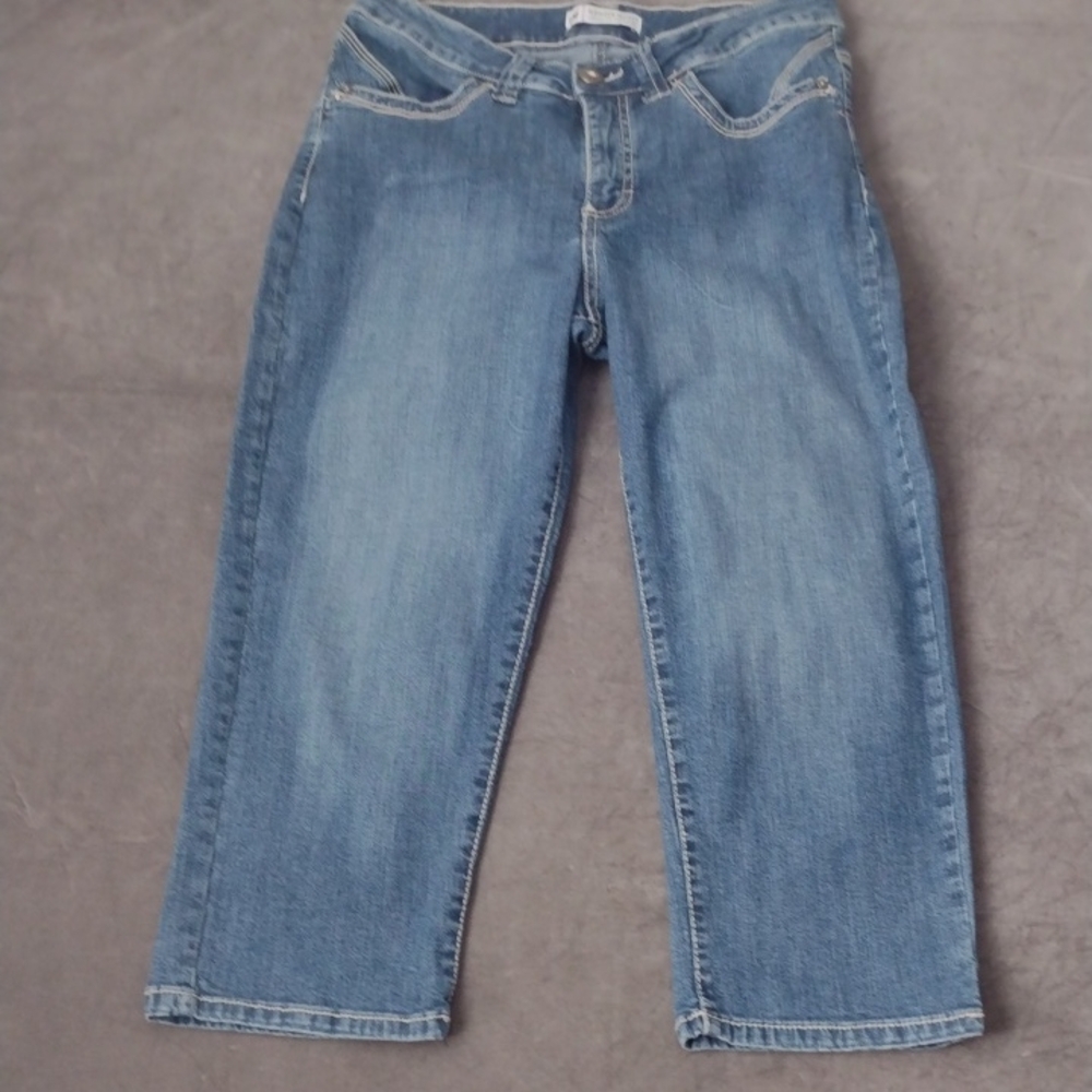 10 M/21" Inseam Lee Wms Blue Cropped Straight  Embroidered Pkts Contrast Stitch